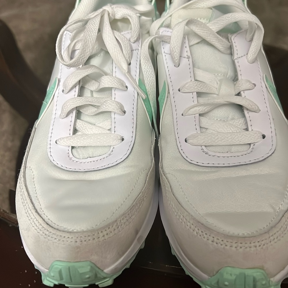 Nike Waffle Debut